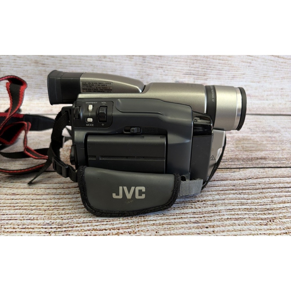 JVC Digital Video Camcorder GR-DVF21U Untested No Battery W/ Power Adapter - Picture 6 of 8